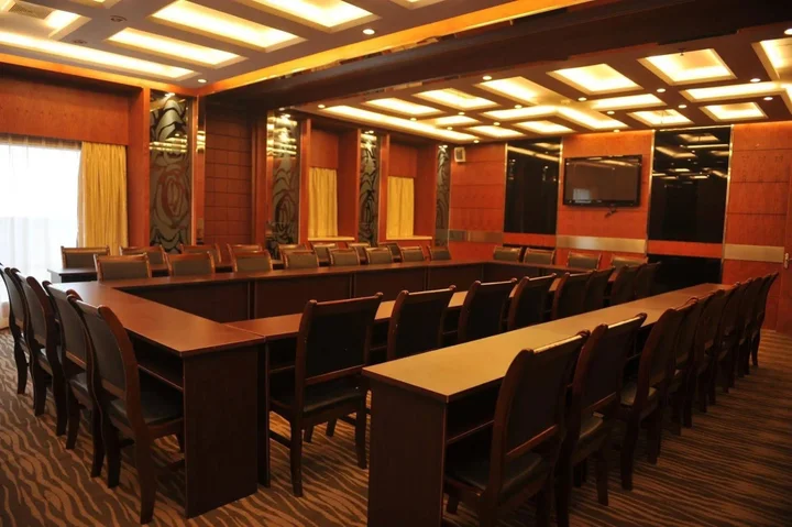 Neijiang: Motel 168