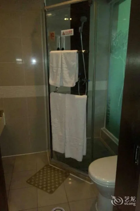 Neijiang: Motel 168