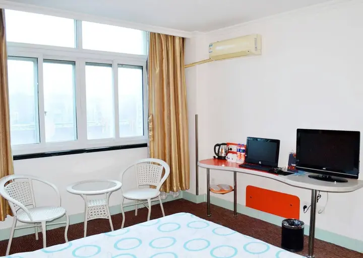 Синьян: Motel 168 Hotel Xinyang Xintiandi
