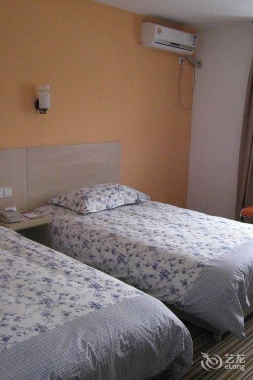 Синьян: Motel 168 Hotel Xinyang Xintiandi