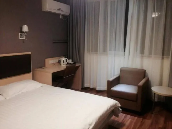 Уху: Motel 168