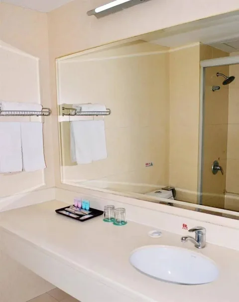 Уху: Motel 168