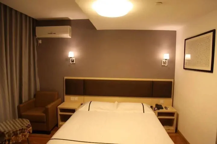 Уху: Motel 168