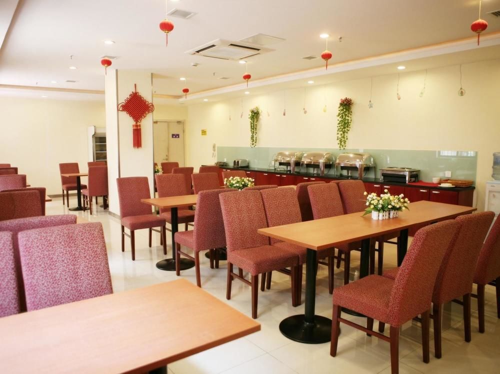Уху: Hanting Hotel