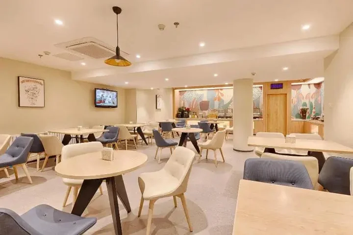 Бинжоу: Hanting Hotel (Binzhou Zhongbai Building)