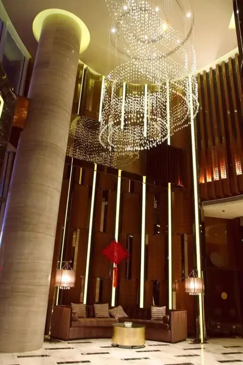 Уху: Wuhu Starlight Puli Hotel