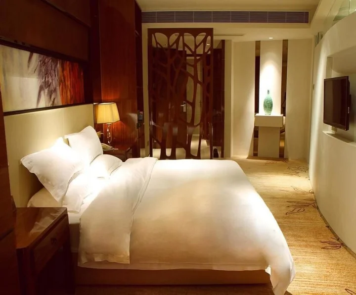 Уху: Wuhu Starlight Puli Hotel
