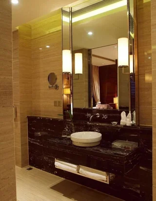 Уху: Wuhu Starlight Puli Hotel