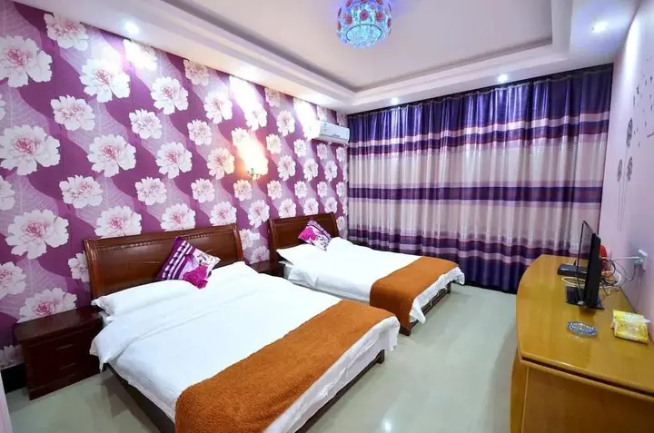 Цзясинь: Wuzhen Flower and Moon Thematic Hotel