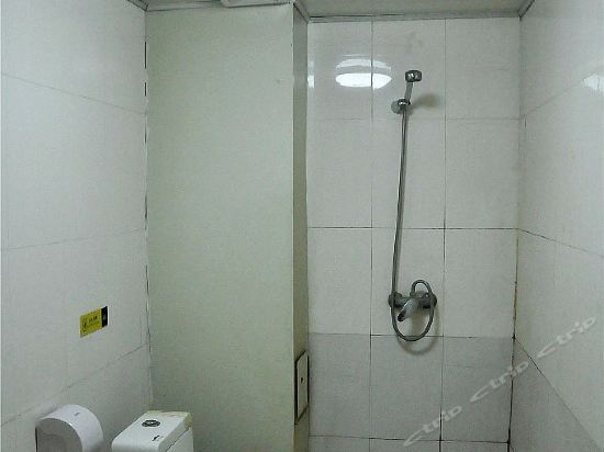 Линьи: Thank Inn Plus Shandong Linyi Lanshan District People Square