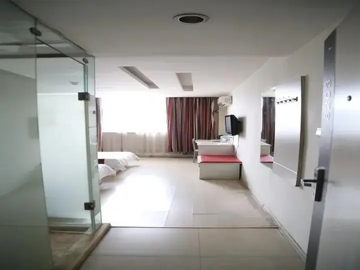 Цзинин: Thank Inn Plus Hotel QuFu Sankong