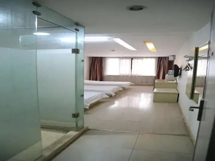 Цзинин: Thank Inn Plus Hotel QuFu Sankong