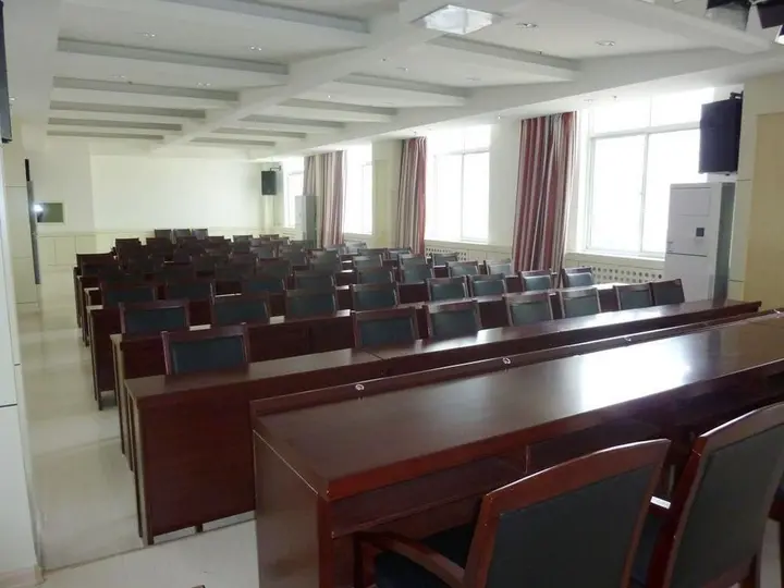 Линьи: Thankyou Hotel Exhibition Center - Linyi