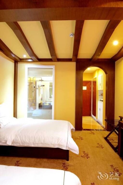 Цюйцзин: Shizong Diheng Hotel