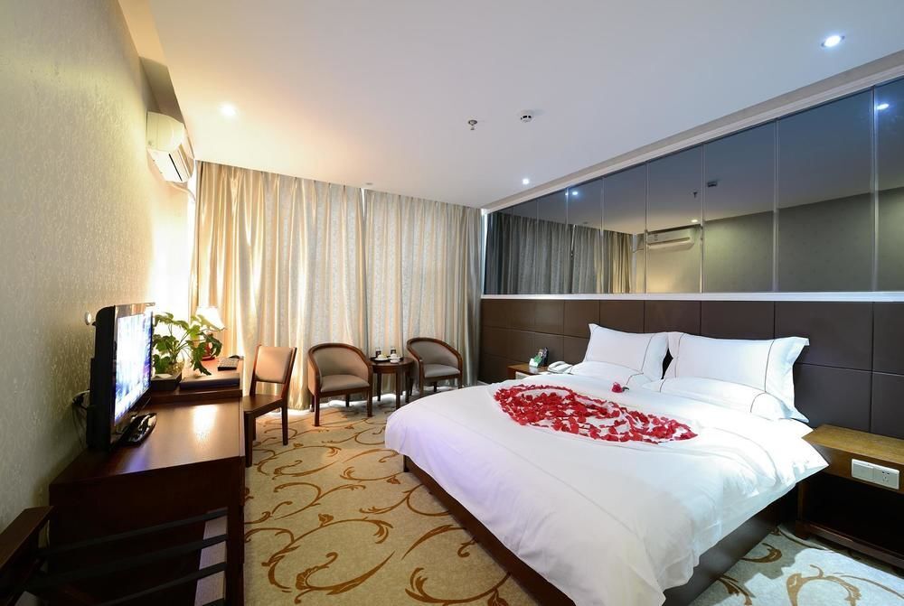 Цюйцзин: Shizong Diheng Hotel