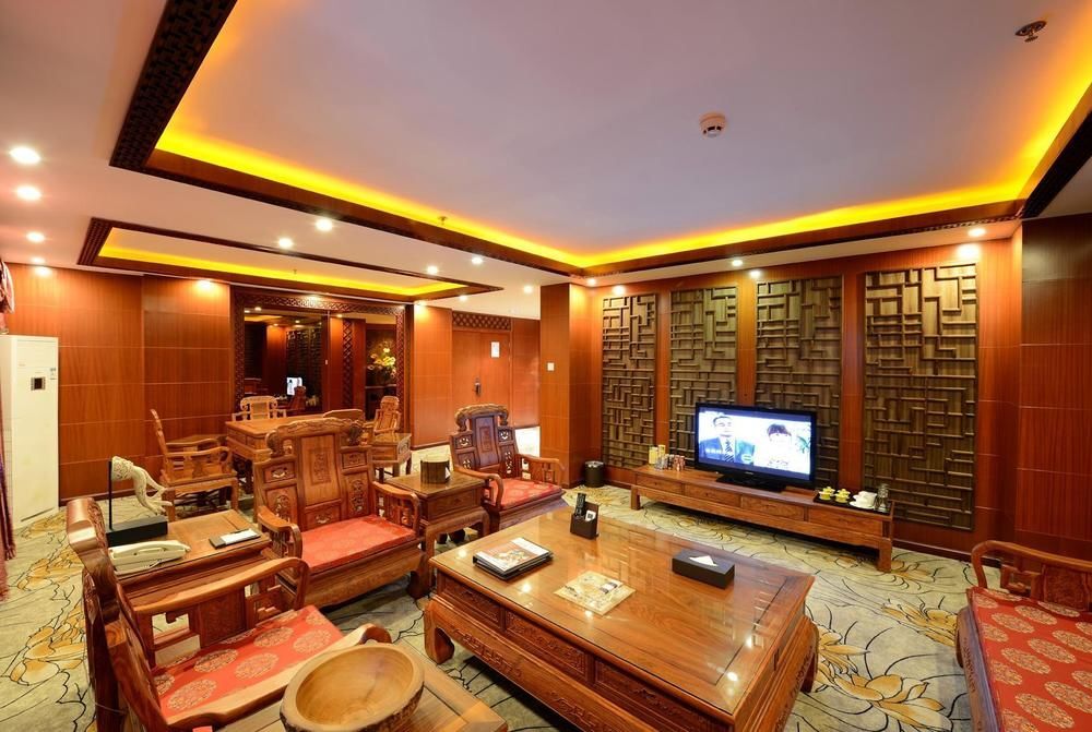 Цюйцзин: Shizong Diheng Hotel