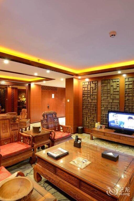 Цюйцзин: Shizong Diheng Hotel