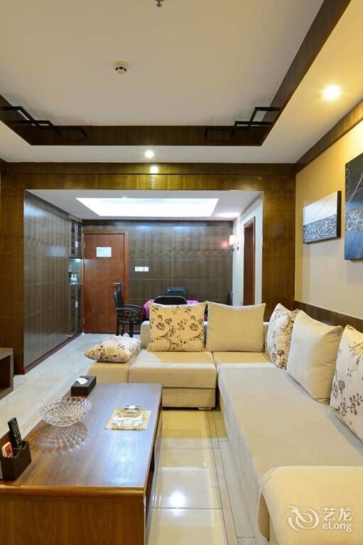 Цюйцзин: Shizong Diheng Hotel