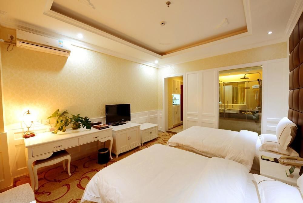 Цюйцзин: Shizong Diheng Hotel