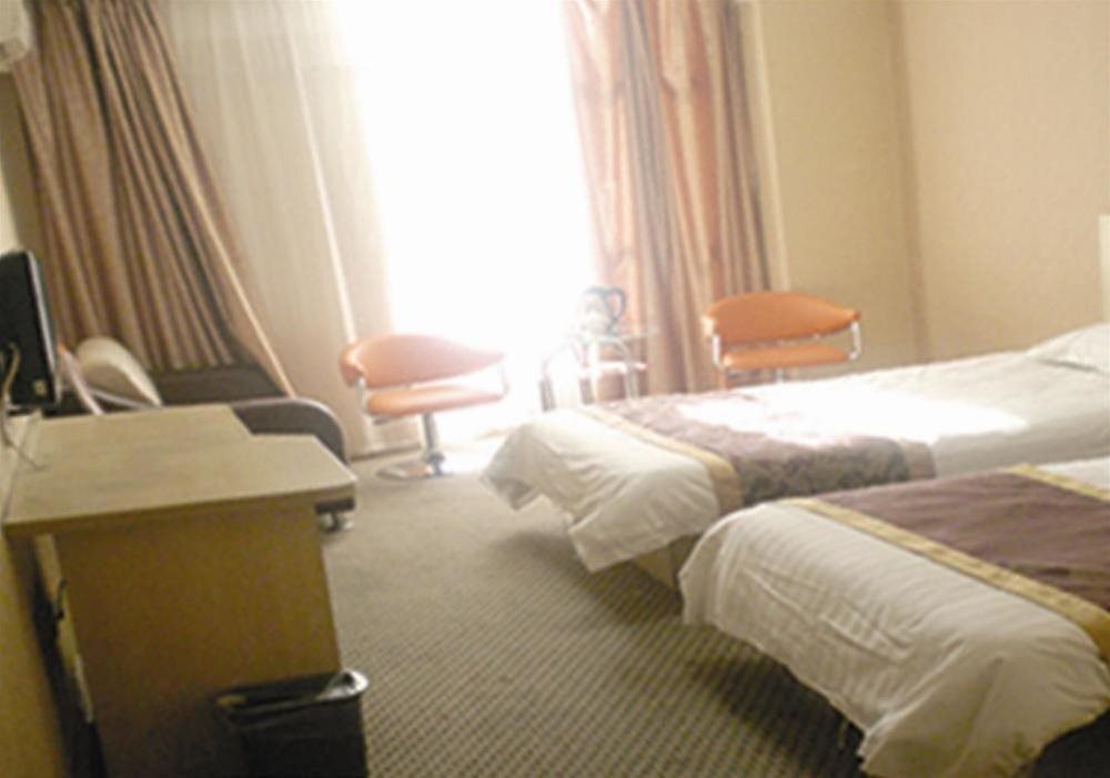 Янчжоу: Jiangdu Rui Park Home Business Hotel