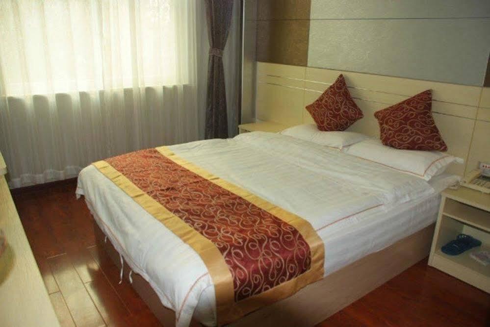Чжэнчжоу: Dengfeng Taiyuan Hotel