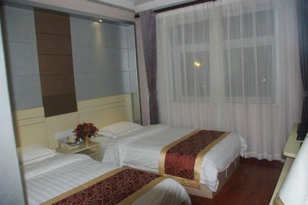 Чжэнчжоу: Dengfeng Taiyuan Hotel