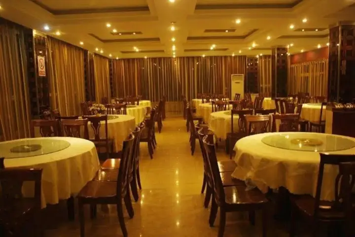 Чжэнчжоу: Dengfeng Taiyuan Hotel