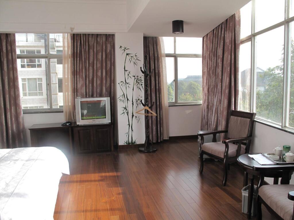 Tengchong Biquan Hotel — фото 2