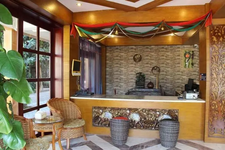 Цзинхун: Jingbao Villiage Inn