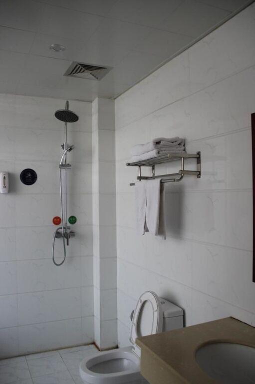Ухань: Yibin Business Hotel
