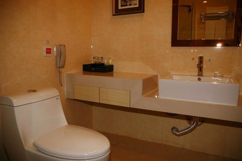 Синтай: Xingtai Xinjinshan Hotel