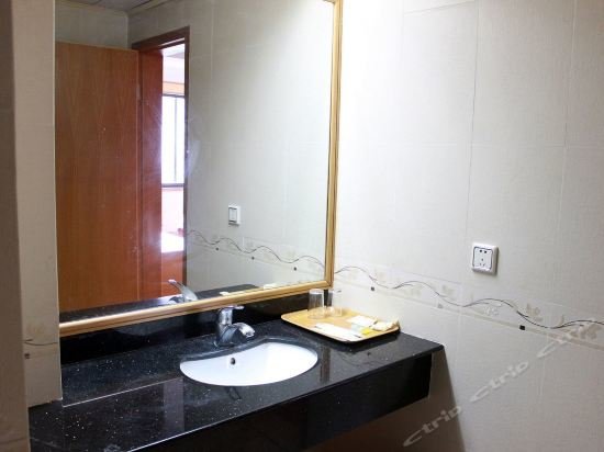Шаогуань: Yiyuan Hotel
