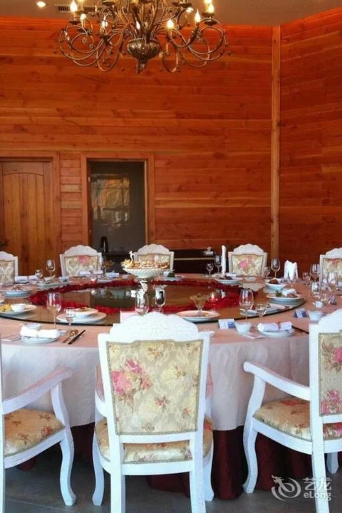 Чжоушань: Feichengwurao Resort