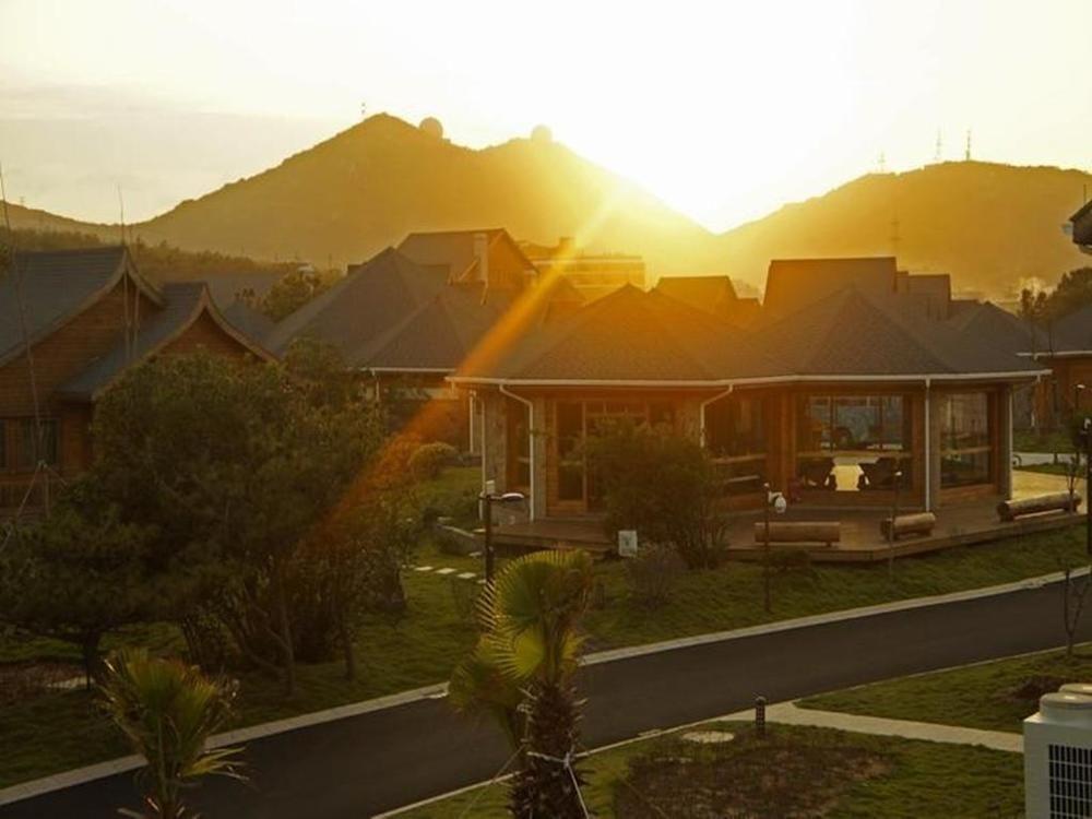 Чжоушань: Feichengwurao Resort