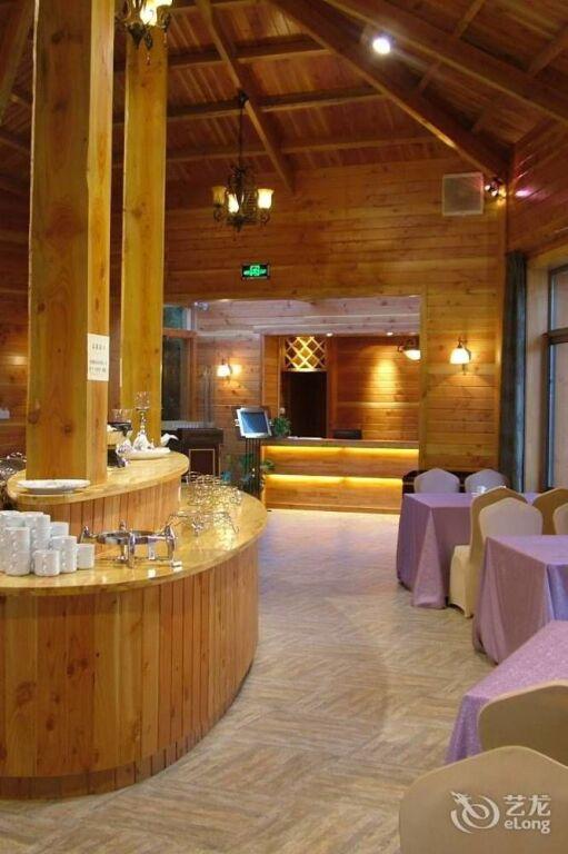 Чжоушань: Feichengwurao Resort