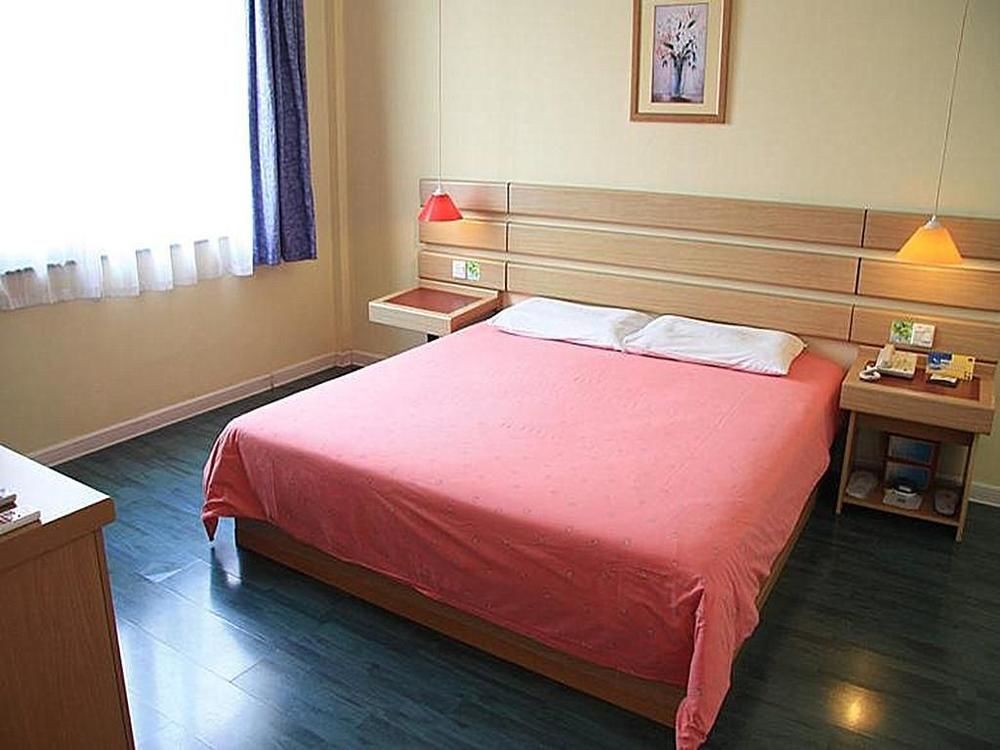 Шанхай: Home Inn Guang Da
