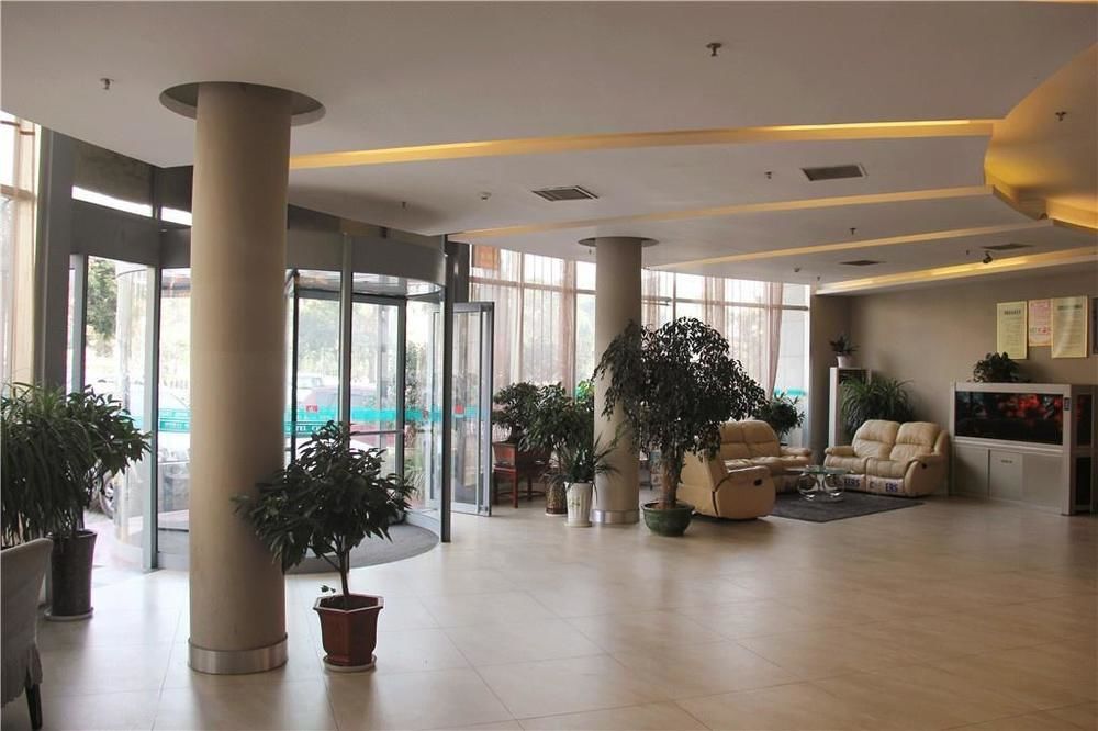 Наньян: Jinjing Select Hotel (Xintian 360 South Airlines Branch)