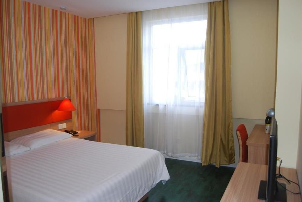 Аньцин: Home Inns Hotel