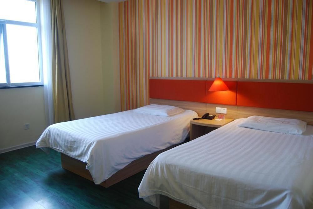 Аньцин: Home Inns Hotel