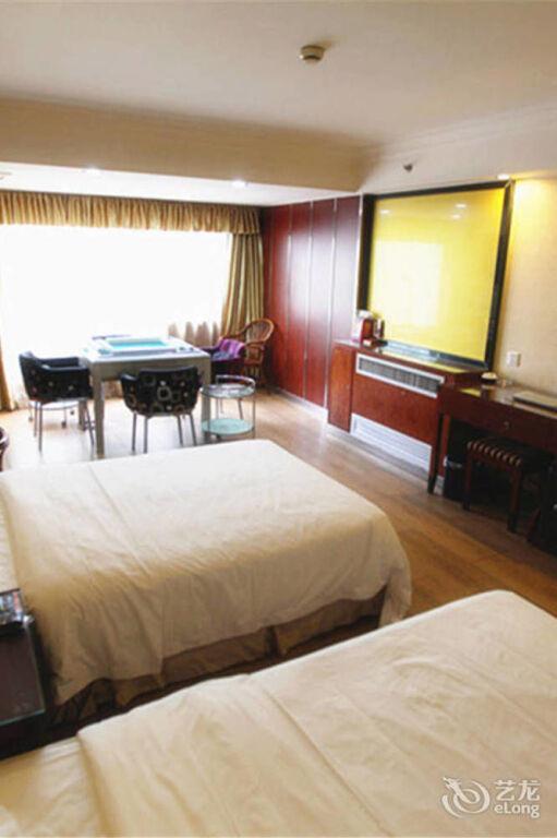 Ухань: Wuhan Sunshine 128 Hotel