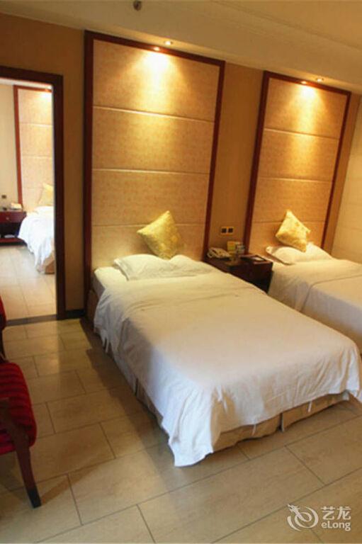 Ухань: Wuhan Sunshine 128 Hotel