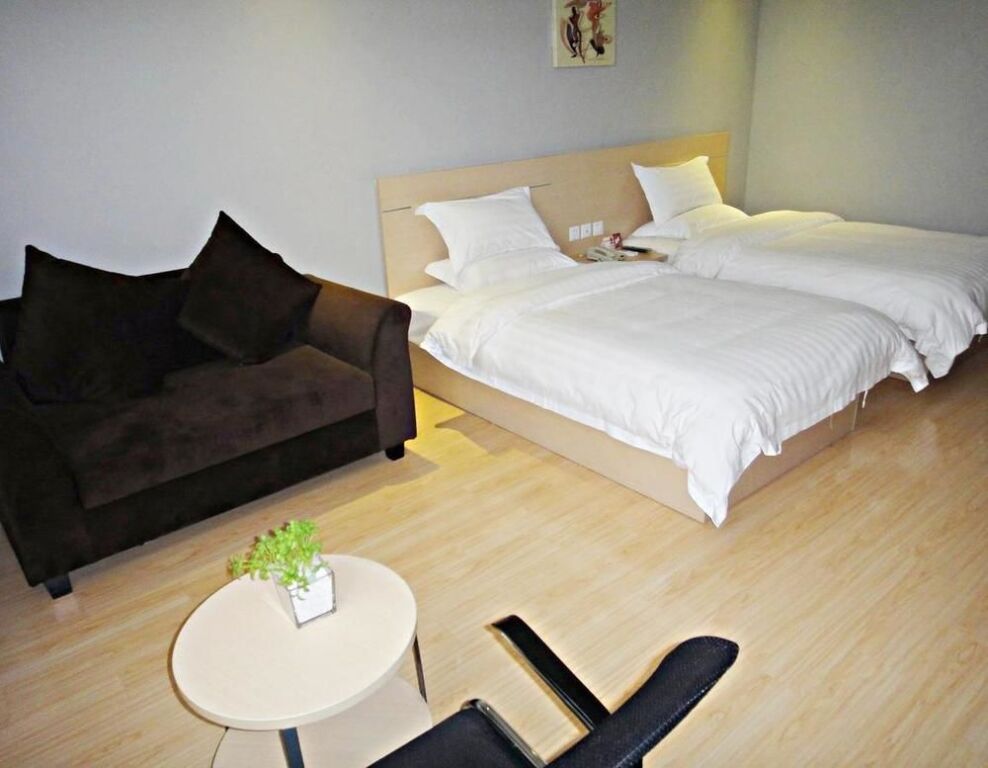 Линьи: Super 8 Hotel
