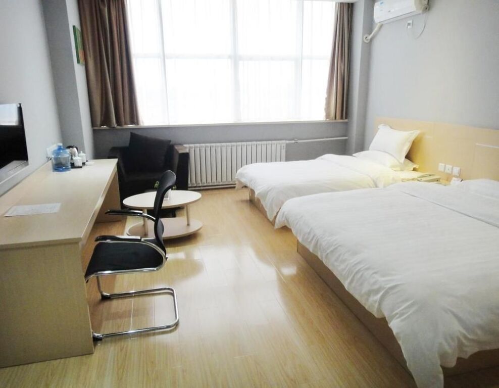 Линьи: Super 8 Hotel