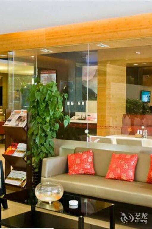 Мейчжу: Jinjiang Inn Meizhou Chenfang Avenue