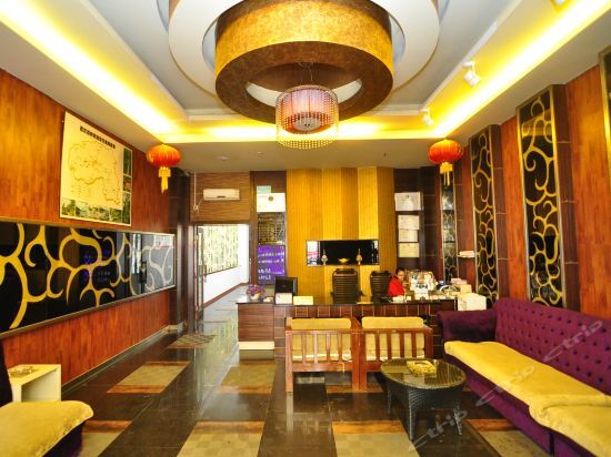 Цзинхун: 景洪贝叶风情商务酒店