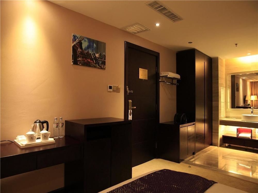 Цзинхун: Greentree Eastern Hotel
