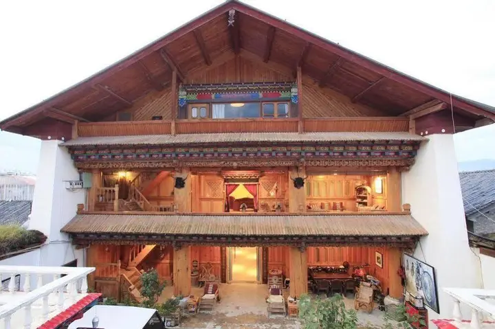 Шангри-Ла: Shangri-la Zhengyi Homestay
