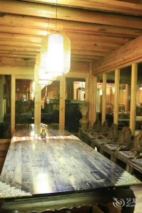 Шангри-Ла: Shangri-la Zhengyi Homestay