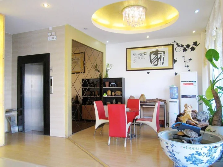 Хэчжоу: Hezhou E-age Hotel