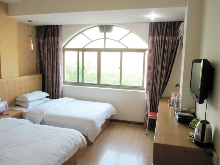 Хэчжоу: Hezhou E-age Hotel